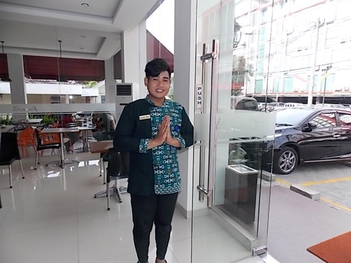 Kanasha Islami Medan Bagian luar foto