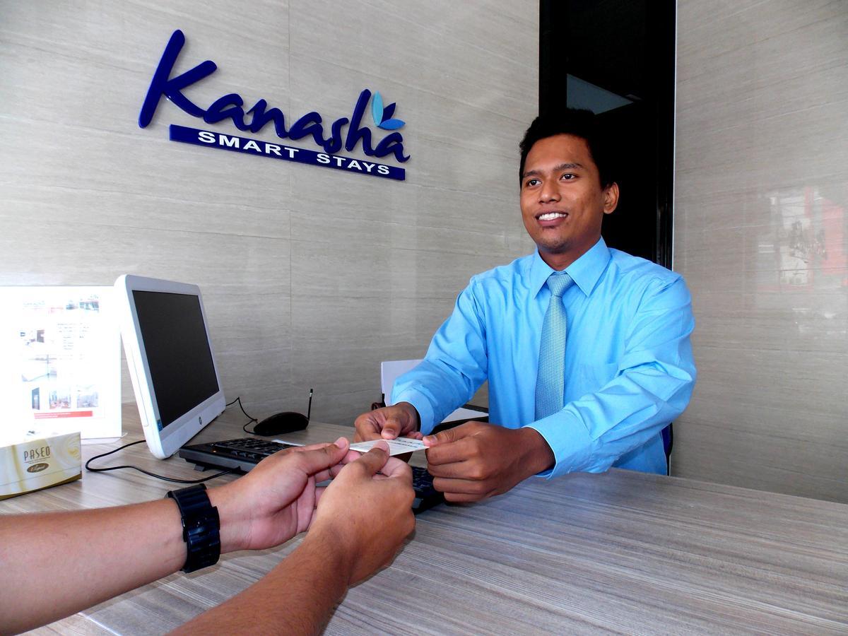 Kanasha Islami Medan Bagian luar foto